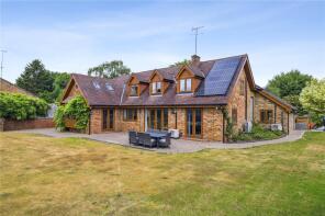 Gatherley, Potten End Hill, Water End, Hemel Hempstead HP1 3BN