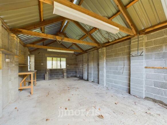 Detached Garage