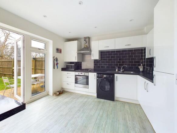 CAM05068G0-PR0009...