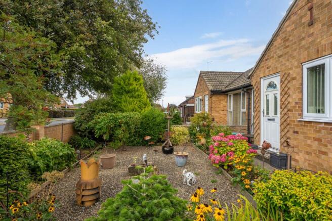 2 bed Semi-Detached for sale Image 12