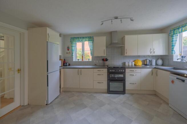Ewemove Taunton - Burge Crescent (11)