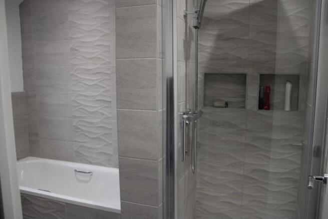 34 Holt Lane bathroom 2