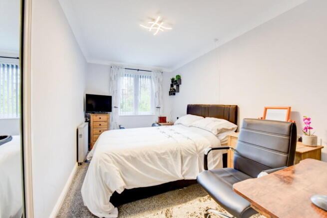 1 bed Retirement Property for sale Image 7