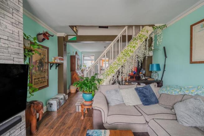 26 Railway Terrace-10.jpg