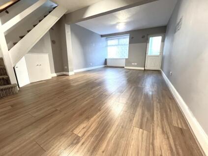 Oval Road North, Dagenham, RM10