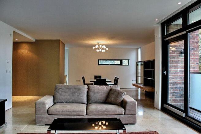 DINING AREA/LO...