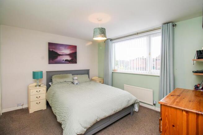3 bed Semi-Detached for sale Image 9