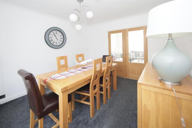 15 Greville Smith Avenue Cv31 2HQ-13.jpg