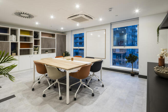 Fizzy Canning Town 2544