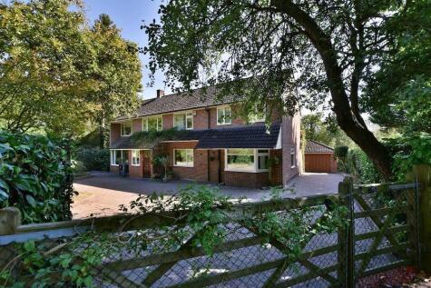 Collinswood Road, Farnham Common, SL2