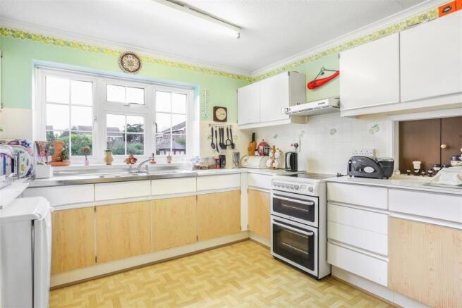 676945885 - 23 Travers House, 127 Dalmeny Avenue N
