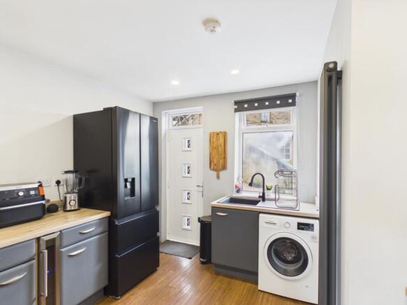3 bed Terraced for sale Image 6