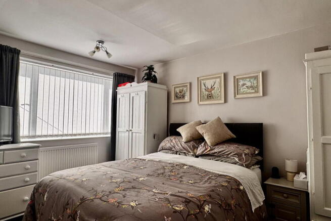 3 bed Semi-Detached for sale Image 8