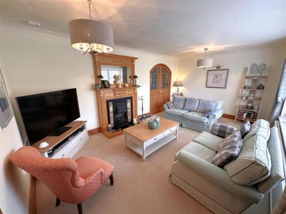 Generous Living Room 748