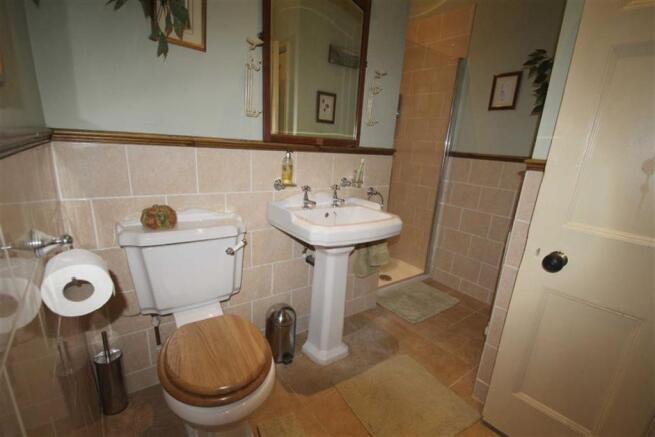 Separate Shower Room