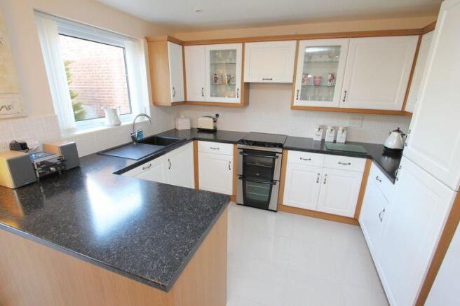 Kitchen/Dining...