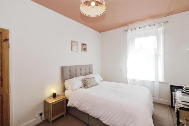 3 bed Terraced for sale Image 12