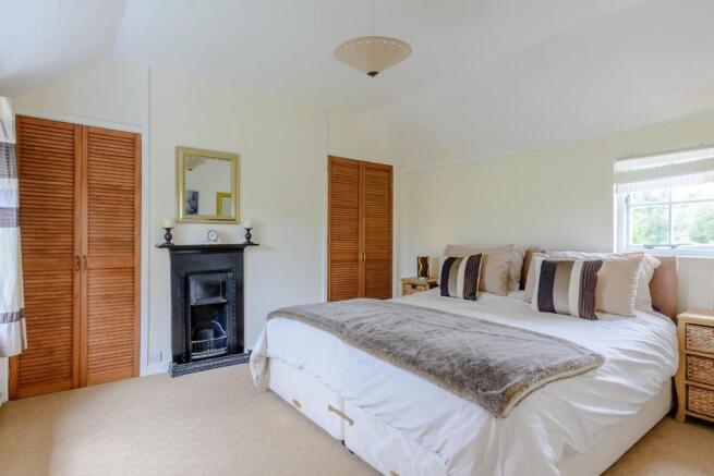 8391153-interior16.jpg