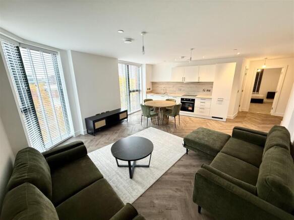 Lounge/Dining/Kitchen