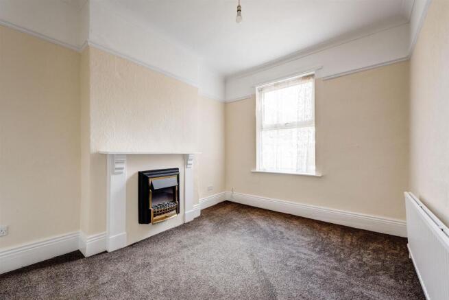 4 bed Semi-Detached for sale Image 7