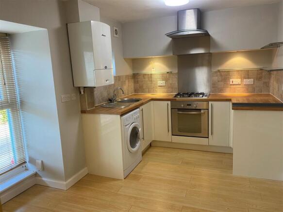 Kitchen / Lounge