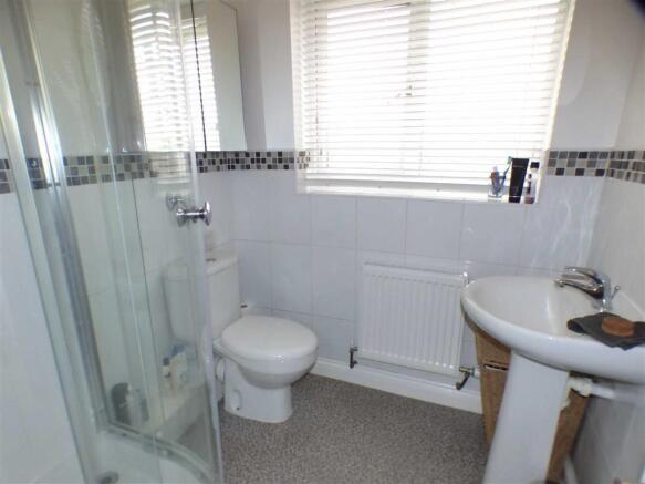 EN SUITE SHOWER ROOM