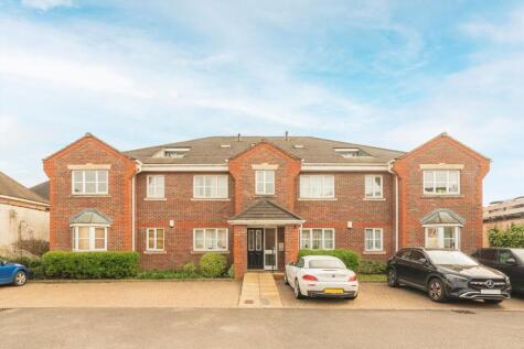 Amelia Close, Acton