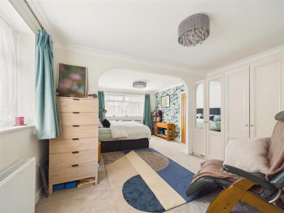 3 bed Semi-Detached for sale Image 11