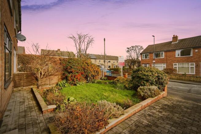 3 bed Semi-Detached for sale Image 9