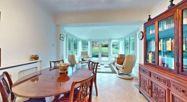 DINING/GARDEN ROOM