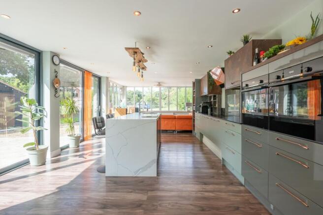 Kitchen/Sitting Area