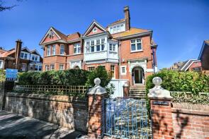Flat 2, Croham Cliff, Darley Road, Eastbourne BN20 7PE