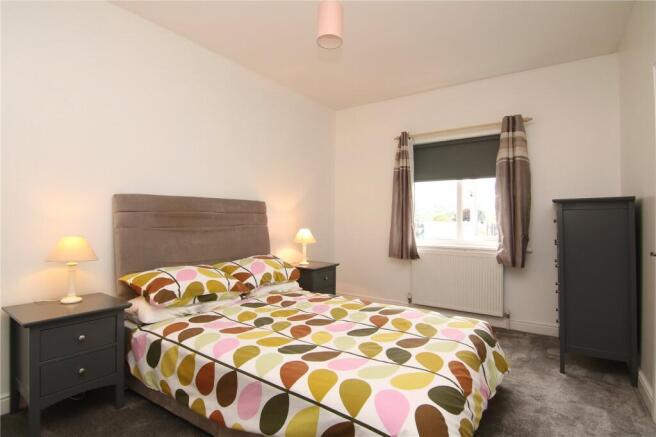 2 bed Flat for sale Image 5