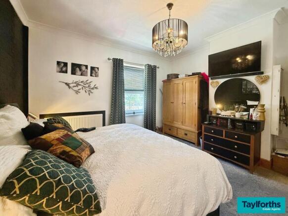 3 bed Terraced for sale Image 8