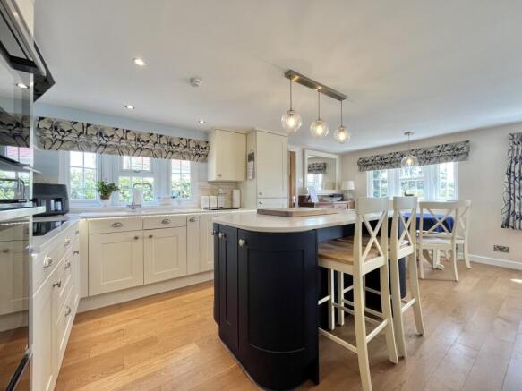 OPEN PLAN KITCHEN LOUNGE DINER