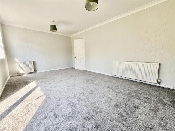 3 bed Semi-Detached for sale Image 5