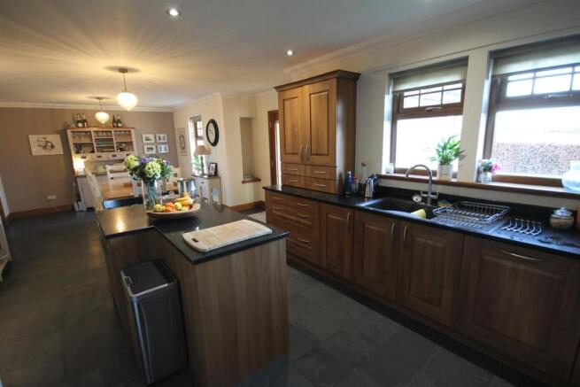 DINING KITCHEN / FAMILY ROOM