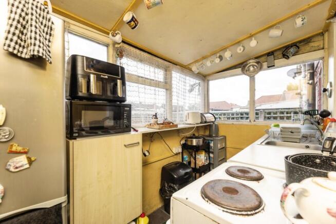 2 bed Terraced for sale Image 7