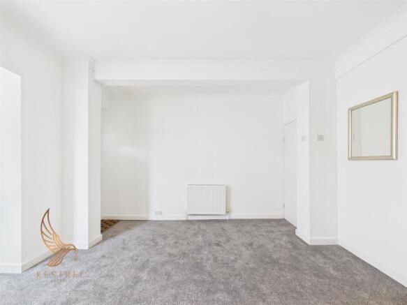 3 bed Terraced for sale Image 8