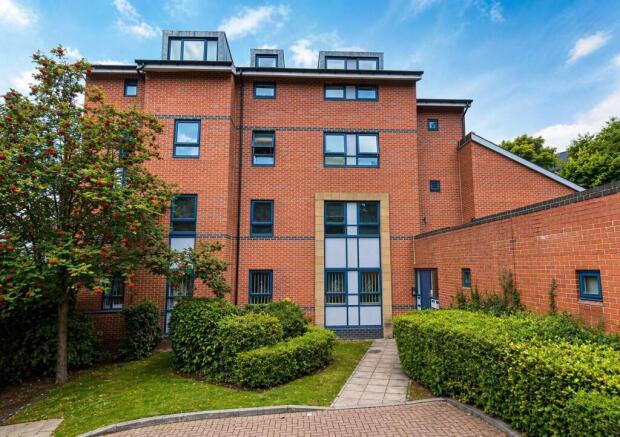4 bed Flat to rent Image 7