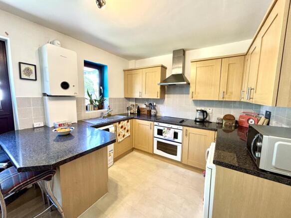 2 bed Terraced for sale Image 8