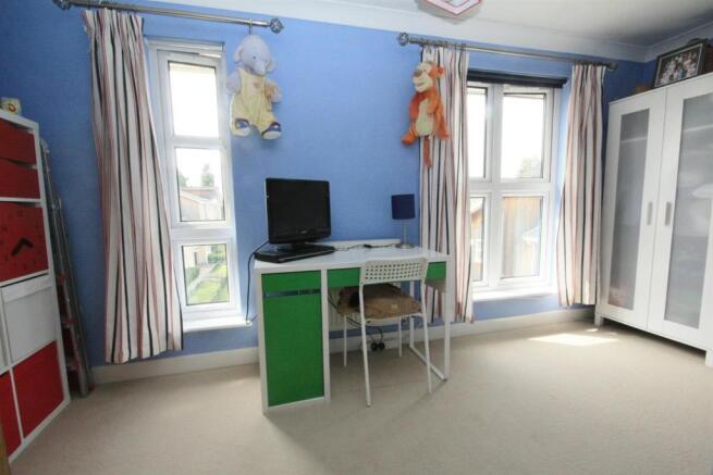 BEDROOM 4