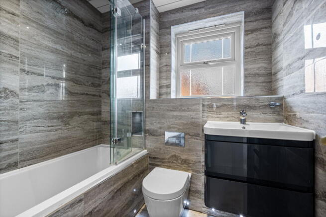 4 bed Town House for sale Image 9