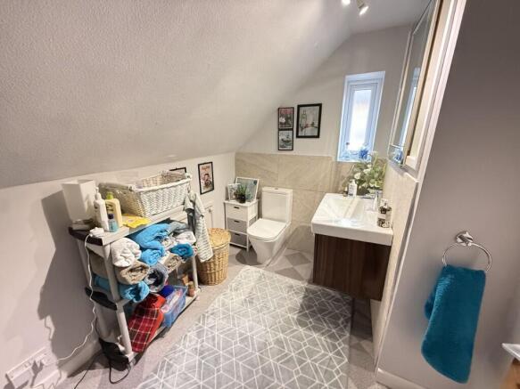 3 bed Semi-Detached for sale Image 10
