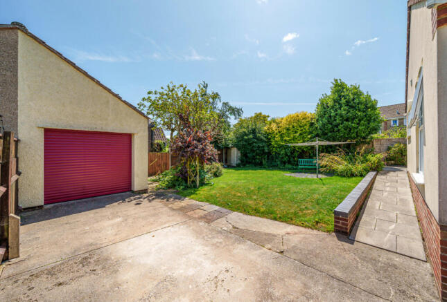 Garage/Drive/Garden