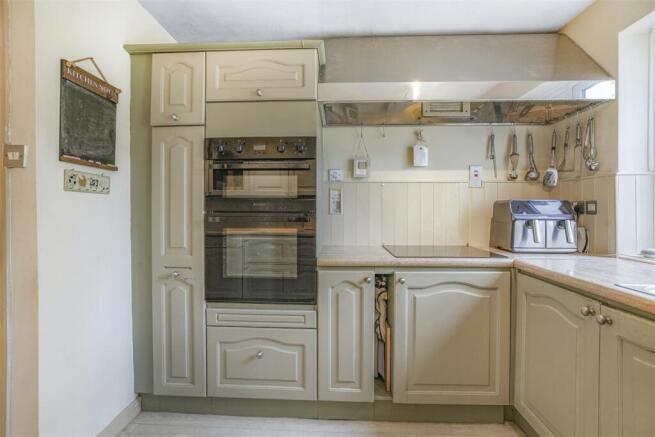 10089kitchen2.jpg