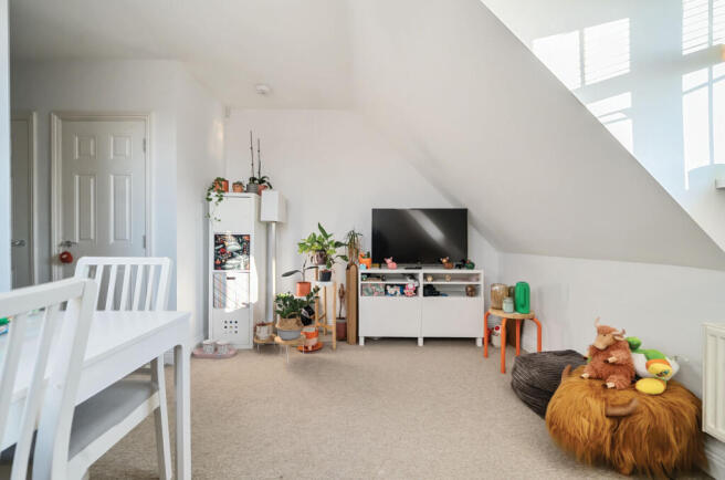 English Court, Reading Road, Winnersh, Wokingham, RG41 photo 4