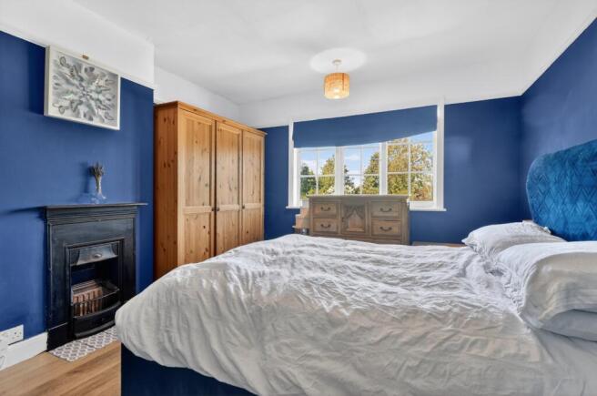 4 bed Semi-Detached for sale Image 6