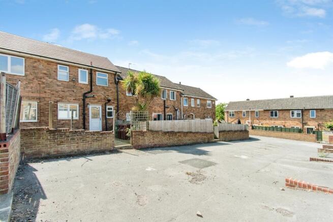 3 bed Semi-Detached for sale Image 11