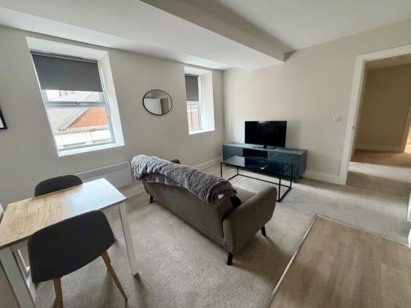 1 bed Apartment to rent Image 4